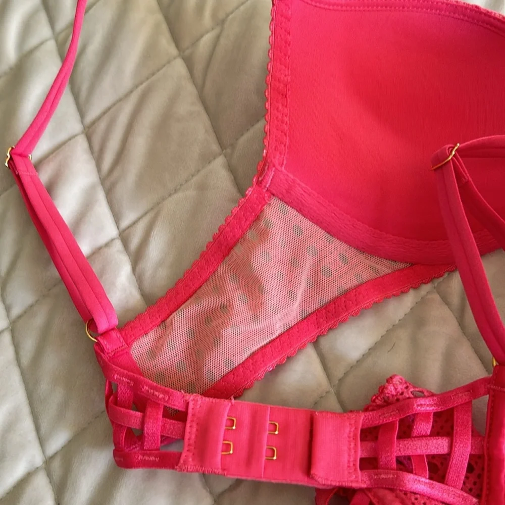 Victorias Secret lace fit